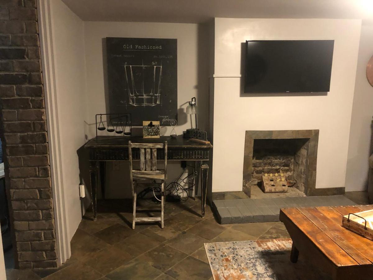 Savannah Sojourn - Time Travelers Retreat 1853 Bagian luar foto